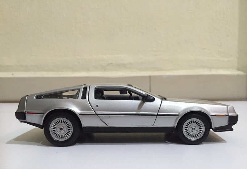 Illustration for article titled It's a DeLorean DMC-12 kind of Christmas